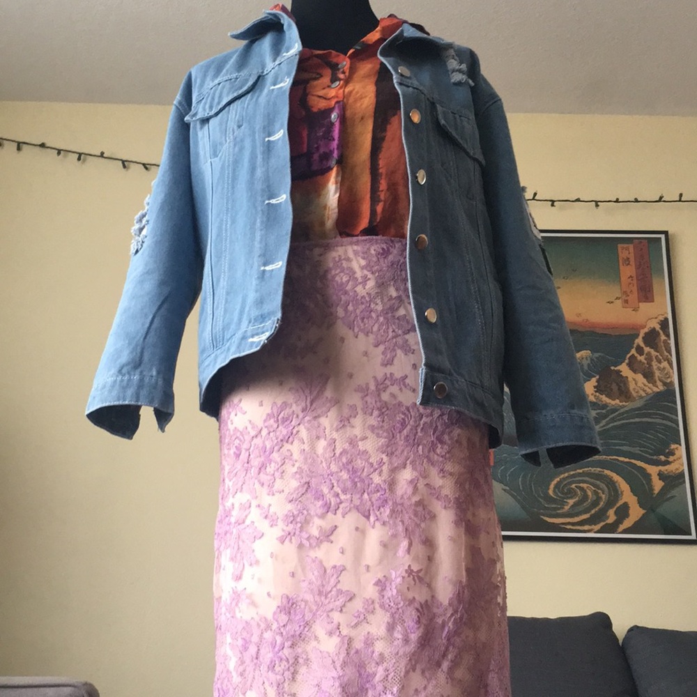 Vintage medium length skirt from Australia.